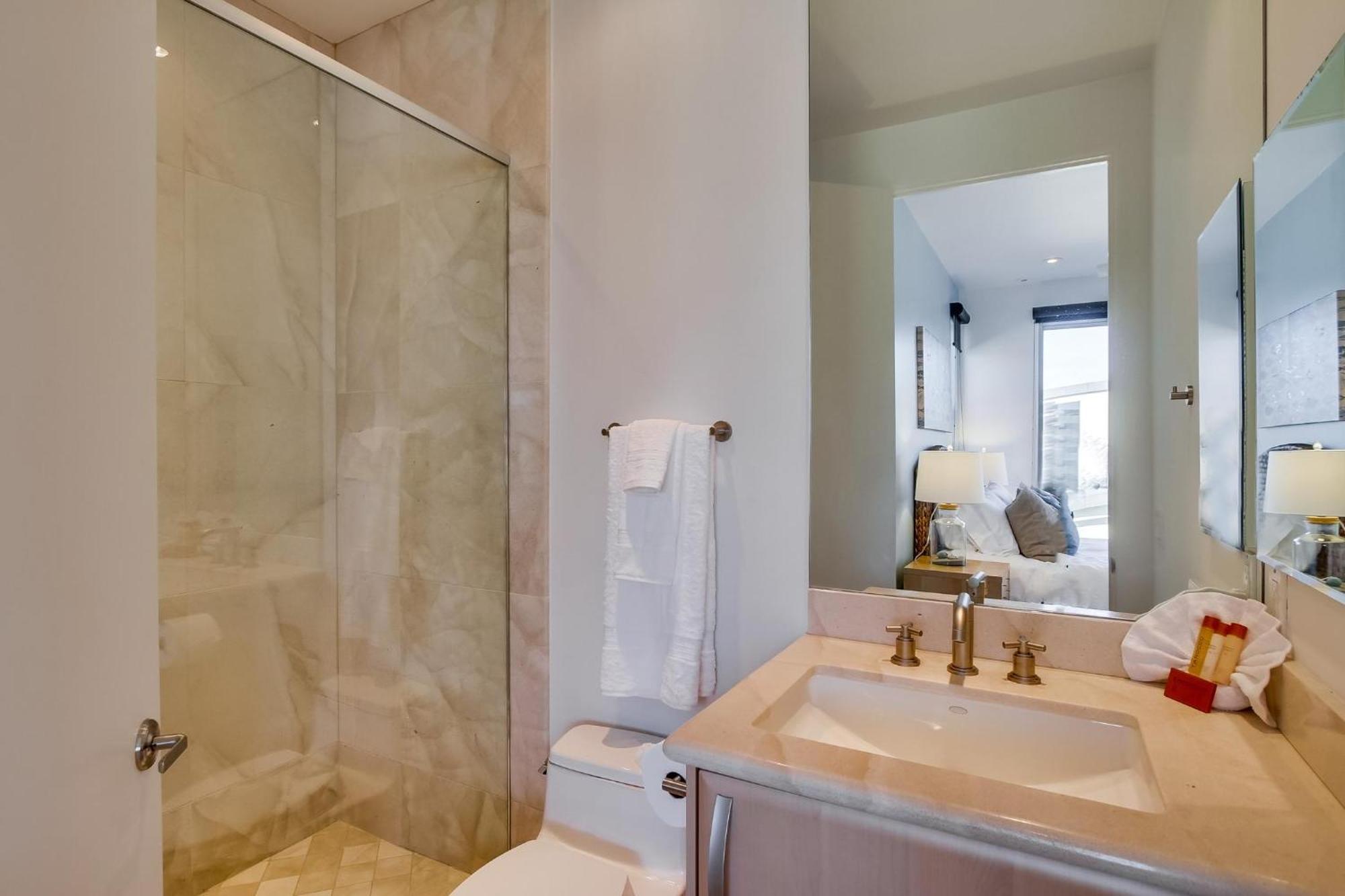 B5188 Ocean Palms Penthouse